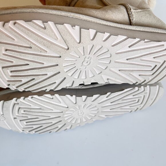 UGG Women’s Classic Short II Size 8 - Picture 6 of 11